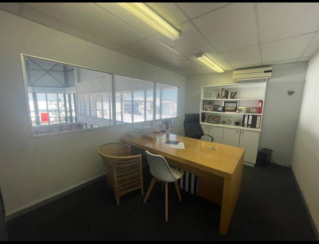 589M² WAREHOUSE TO LET IN RIVERHORSE VALLEY